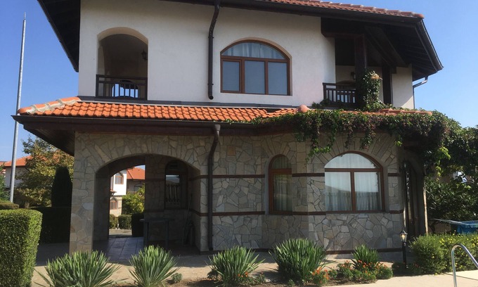 Aheloy Villa | Villa de 2 dormitorios y 2 baños con piscina privada en The Vineyards Spa Resort