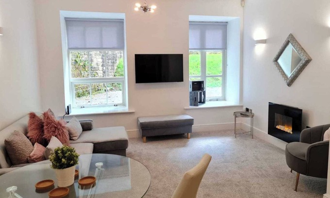 Sutton-in-Craven Apartamento | 2 Bed Woodland Retreat - Garden & Free Parking