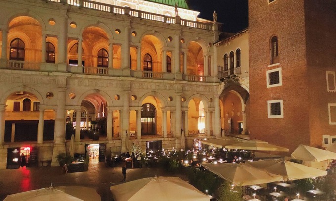 Vicenza Apartamento | 2 Bedr - Front Basilica View with Terrace