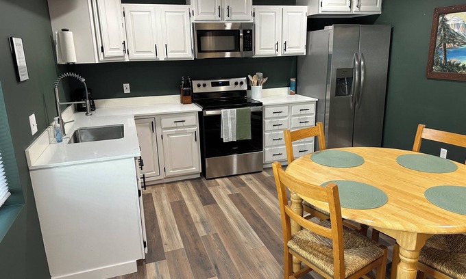 Orem Casa | 2 Bedroom, 1 Bathroom Basement Apartment in Orem