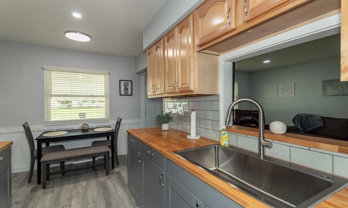 Wickliffe Casa | 2 bedroom, 1 bathroom, with office Retreat!