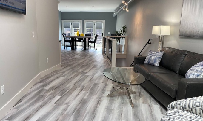 Geneva Condominio | 2 Bedroom, 2 Bath, City View Flatt - Short Walk to Many Local Restaurants, Pubs, & Seneca Lake