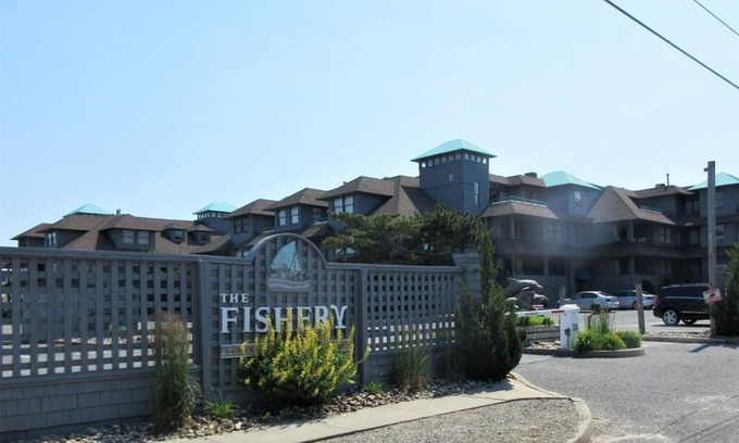 Beach Haven Condominio | 2 bedroom 2 bath ocean front condo with pool in Ship Bottom first floor unit