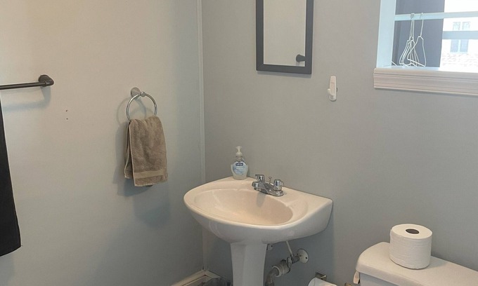 Mount Joy Apartamento | 2-bedroom 2nd Floor apartment in Mount Joy with off street parking