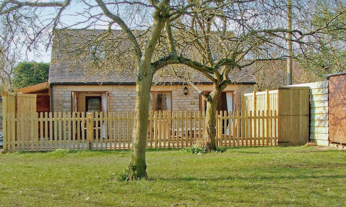 Ampney Crucis Cabaña | 2 habitaciones alojamiento en Ampney Crucis, cerca de Cirencester