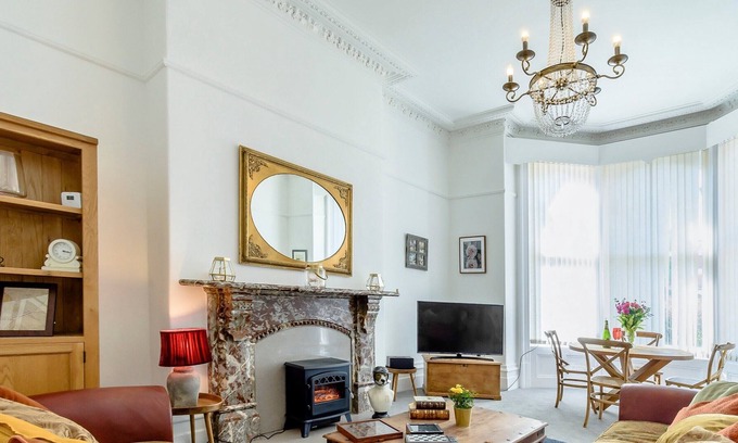 South Cliff Cabina | 2 bedroom accommodation in Scarborough