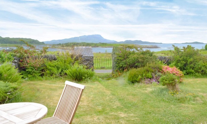 Isle of Luing Cabaña | 2 bedroom accommodation in Cullipool