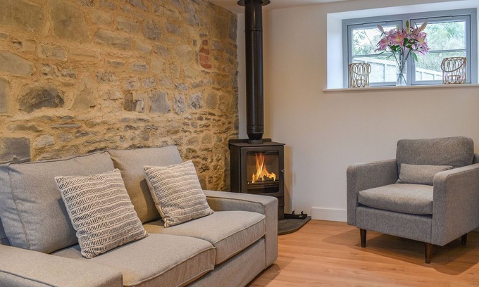 Badgworth Cabaña | 2 bedroom accommodation in Badgworth, near Axbridge