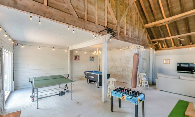 Toppesfield Cabaña | 2 bedroom accommodation in Halstead