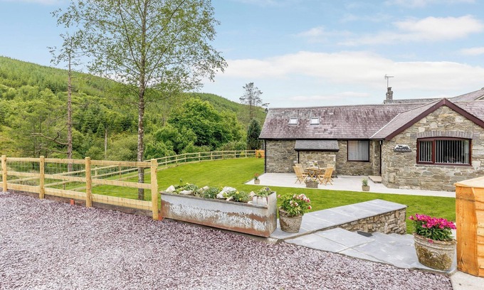 Tregaron Cabaña | Alojamiento de 2 habitaciones en Llandewi Brefi, near Tregaron