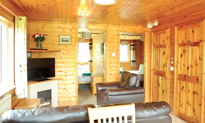 Ystradgynlais Cabina | 2 bedroom accommodation in Brecon Beacons National Park, Powys