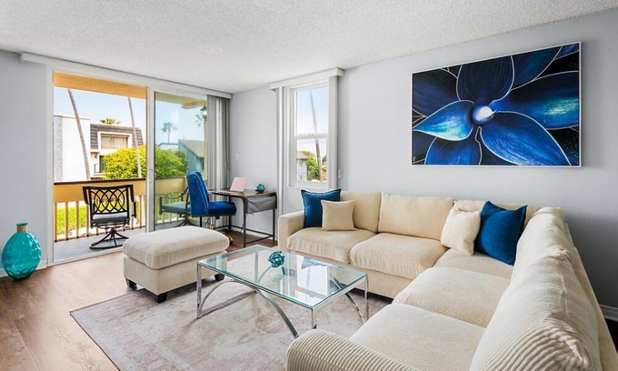 South Redondo Apartamento | 2-bedroom apartment in wonderful Redondo Beach with WiFi, pool, jacuzzi, gym,