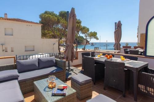 Tamariu Apartamento | 2 Bedroom Apartment, 30m to the beach, Tamariu, Costa Brava