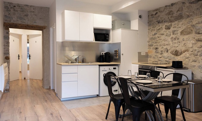 Bonneville Apartamento | 2-bedroom apartment in downtown Bonneville!