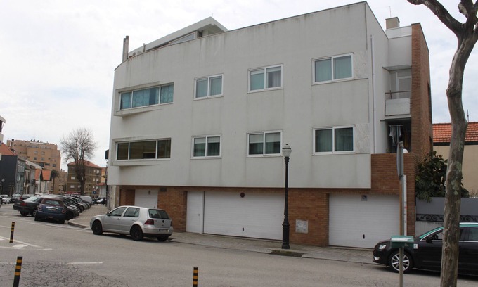 Foz do Douro Apartamento | Apartamento de 2 dormitorios en el centro de Foz do Douro, frente al mercado en Foz.