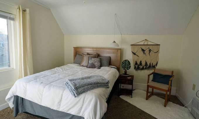 Roosevelt Apartamento | 2 Bedroom Apartment near NDSU and Downtown Fargo