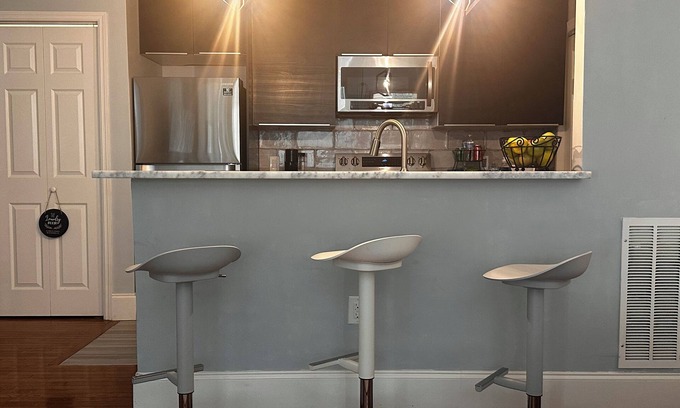 Summerhill Casa | 2 Bedroom Apt in the heart of Atlanta with Wi-Fi and EV charging station!