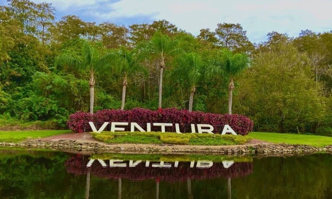 Ventura Condominio | 2 bedroom/bathroom, 1st floor condo at the quiet Ventura Country club!