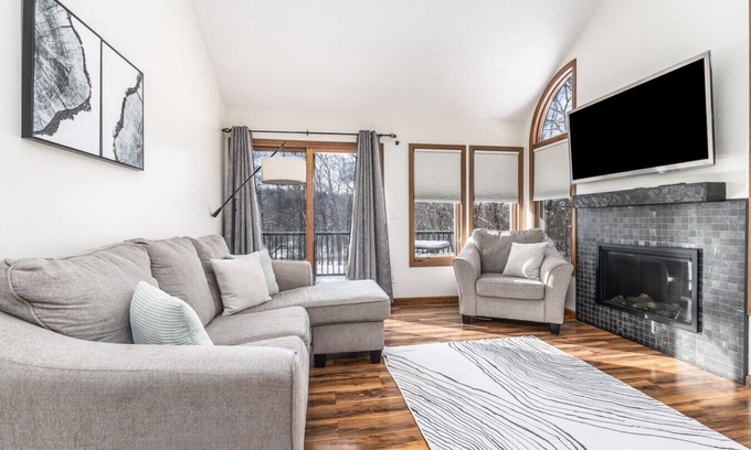 The Galena Territory Villa | 2 Bedroom, beautiful end unit