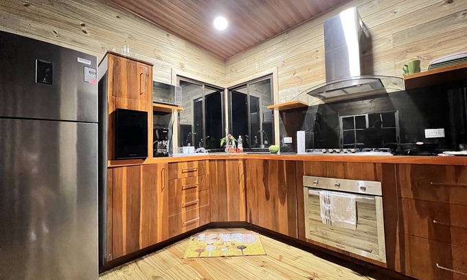 Ciudad Cortés Cabina | 2 bedroom cabin in the woods of Ojochal!
