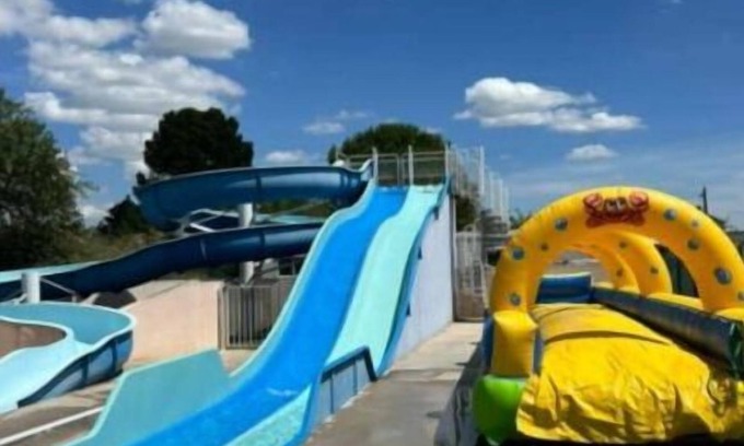 Lunel Casa | 2-bedroom camper van for 6 people