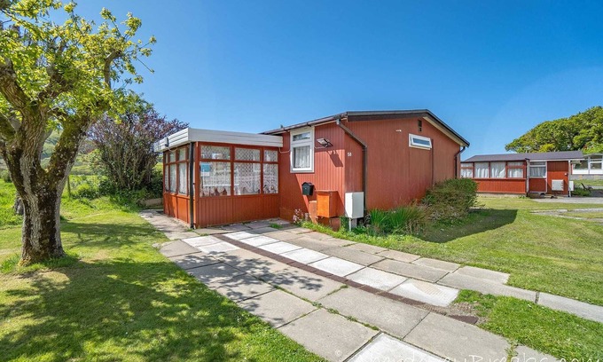 Tywyn Chalet De Esquí | Chalet de 2 habitaciones, capacidad para 4 personas, se aceptan mascotas, ubicación tranquila y relajante