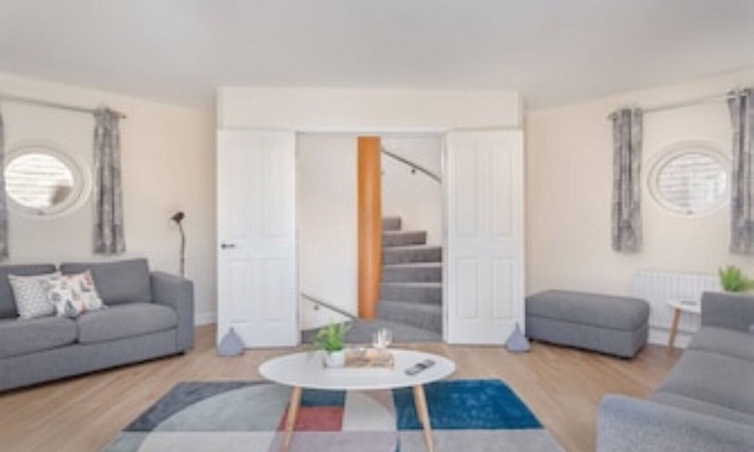 Cambridge City Centre Casa | 2 Bedroom City Centre Townhouse - with Parking