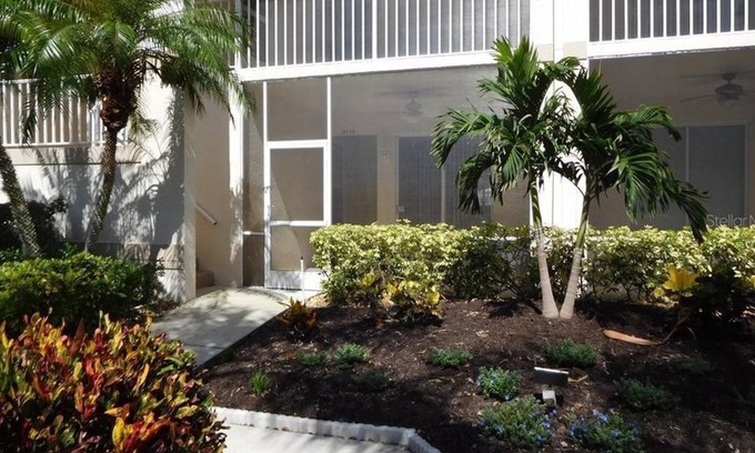 Palmer Ranch Condominio | 2 Bedroom Condo 95119 by Houzlet