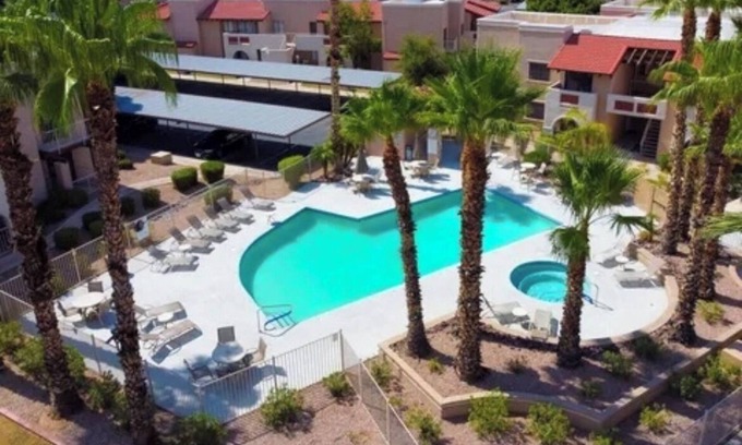 Glendale Condominio | 2-bedroom condo in charming Glendale with WiFi, AC, fitness room