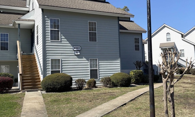 Little River Condominio | 2-bedroom condo in lovely Little River with AC, WiFi, 5 minute car ride to ocean