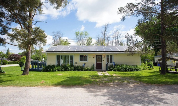 Kawartha Lakes Casa | 2-Bedroom Cottage Steps from Sandy Beach for fishing, boating, and Firepits