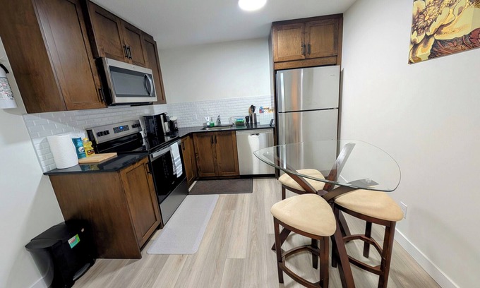 Southwest Calgary Apartamento | 2-bedroom Guest Suite in SW Calgary with WiFi
