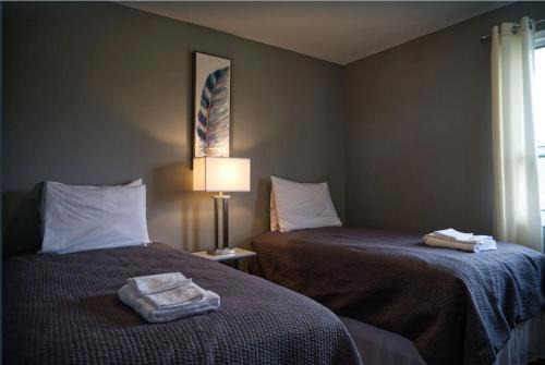 Roseneath Casa | 2 Bedroom Harbor Front Condo 4L