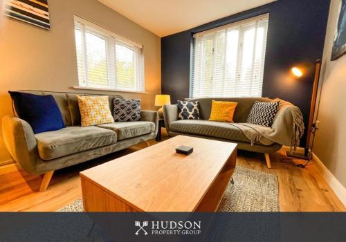 Shrewsbury Casa | 2 Bedroom Home near Theatre Severn with Parking