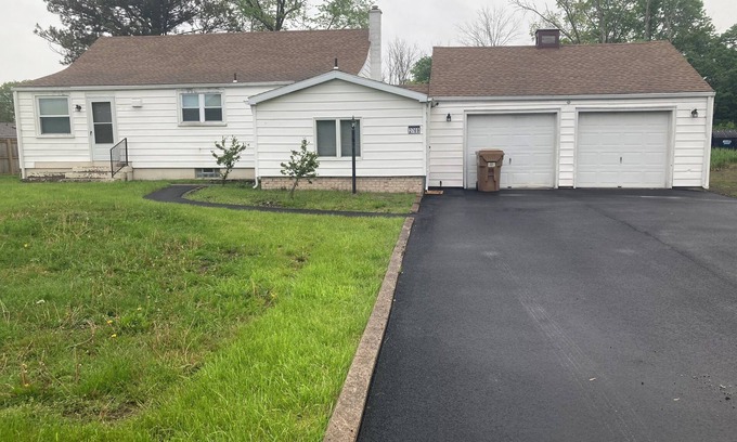 Grand Island Casa | 2-bedroom house in beautiful Grand Island! 4 miles from Niagara Falls!
