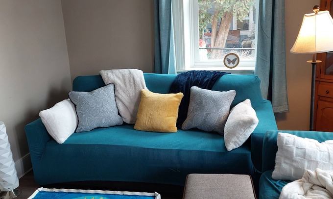 New Cumberland Casa | 2-bedroom house - bring the pets!