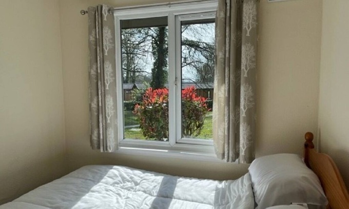 Saint Breward Cabina | 2 bedroom lodge in the grounds of Hengar Manor Holiday Park