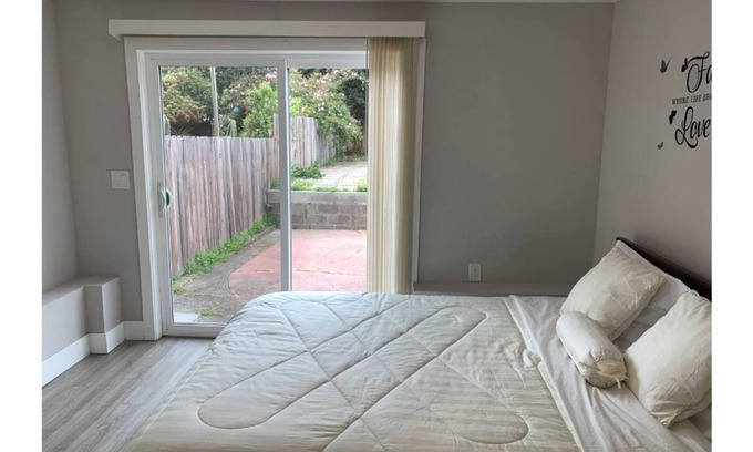 Daly City Casa | 2-bedroom lower unit Border from San Francisco