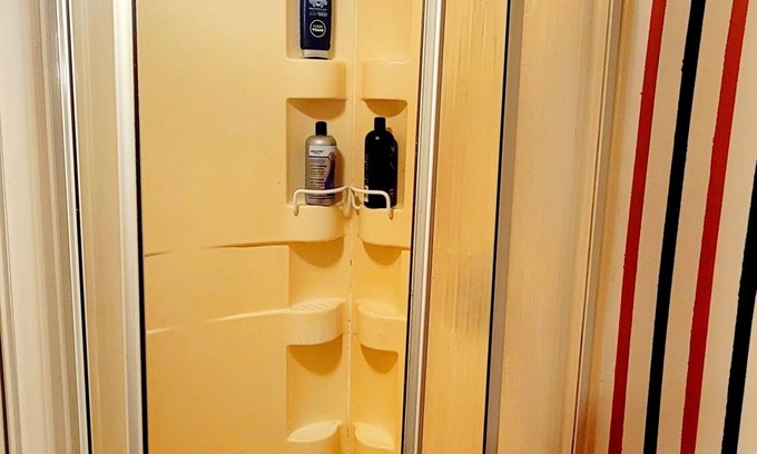 Malton Apartamento | 2-Bedroom private basement, Minutes from airport & transit