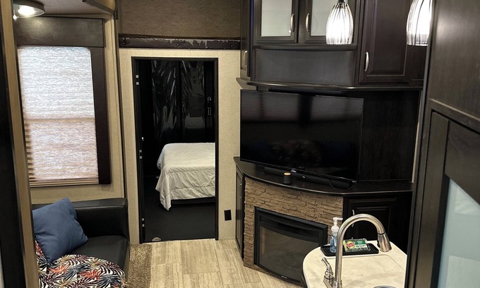 Seminole Casa | 2 bedroom RV in the city of Seminole with AC, WiFi. Enjoy a cozy stay