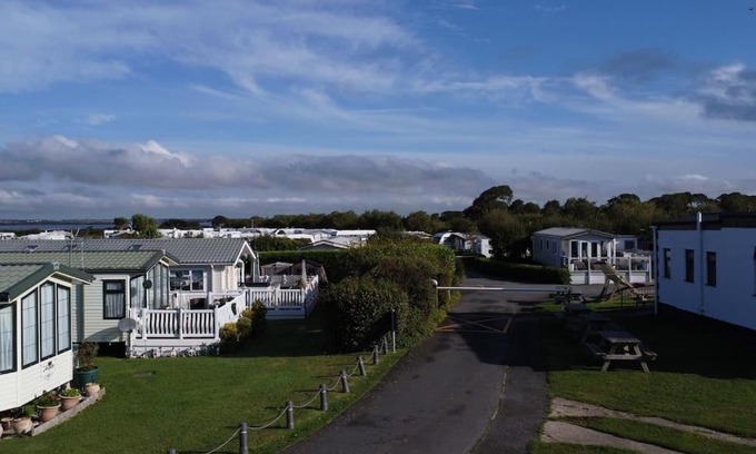 Dinas Casa | 2 bedroom static caravan on quiet park near Caernarfon & Snowdonia
