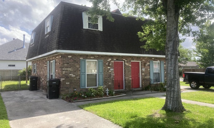 Chalmette Casa | 2 BEDROOM TOWNHOUSE NEAR FRENCH QUARTER