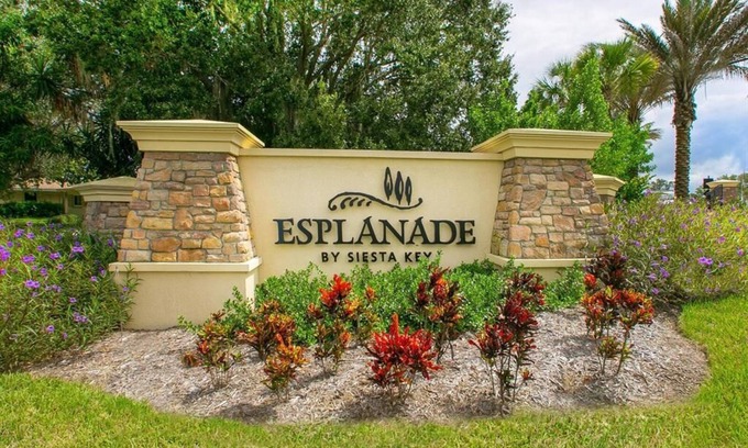 Sarasota Villa | 2-bedroom villa, sleeps 6, in Sarasota 1 mile from Siesta Key beach.