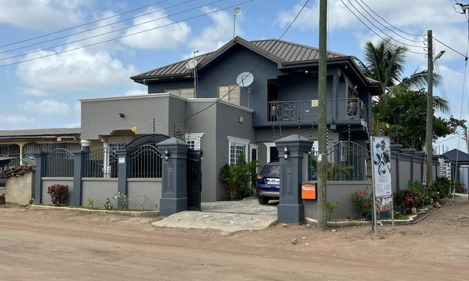 Kasoa Casa | 2 Bedrooms, 1 King Bed & 1 Queen Bed, Free Breakfast,WiFi,&Solar. Sleep 4