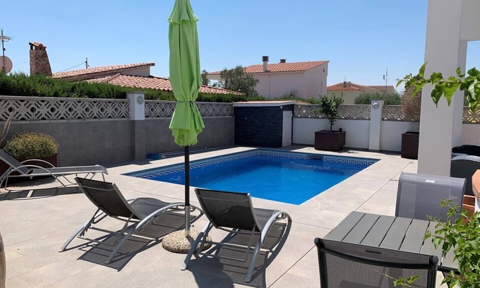 El Mas Fumats Casa | 2 dormitorios , piscina privada, internet, aire accondicionado