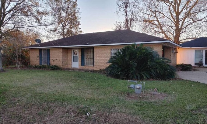 Moreauville Casa | 2 BR 1 Bath + 1 BR 1 Bath Studio Apt Pet Friendly Fenced Yard Country Setting