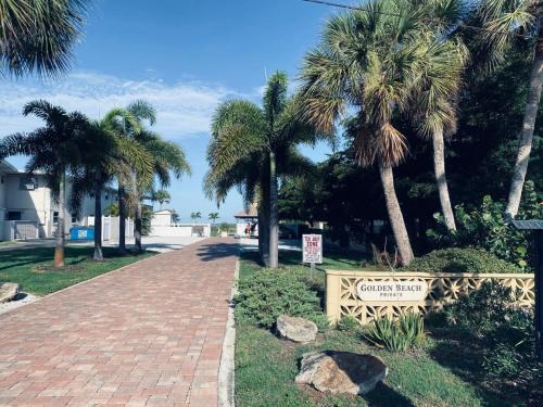 Golden Beach Casa | 2 BR Home With Private Beach Access To Golden Beach - Luna Sea