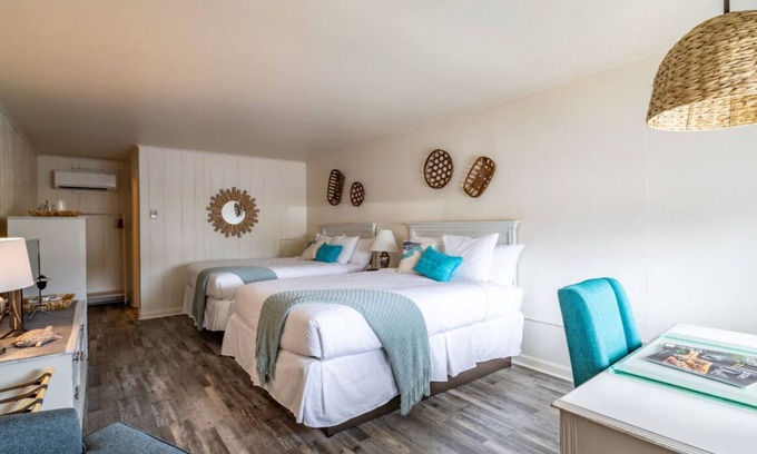 Rehoboth Beach Hotel | 2 Comfortable Rooms at Ocean Glass Inn | w/ Free Breakfast and Parking