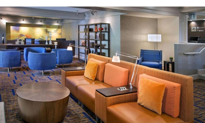 Woburn Casa | 2 Comfortable Units! FREE Parking, Pets Allowed, Near K1 Go Kart Speedway!