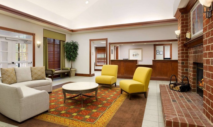 Yorkshire Apartamento | 2 Connecting Suites at a Hotel